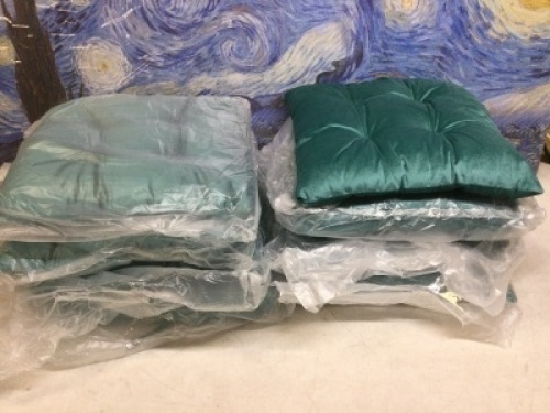 Lot of (8) Green Seat Cushions with Ties - E-Comm Return,&nbsp;Appear New&nbsp;
