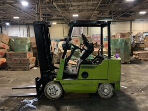 Clark GCX25 5000lb Triple Mast Forklift - Runs Rough, Broken Left Rear Ball Joint, 1915 hrs on Meter Unknown Accuracy 