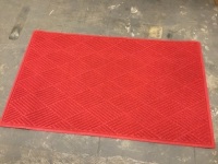 Aqua Shield Diamonds 35"&nbsp;x 59"&nbsp;PET Polyester Door Mat Solid Red - Appears New&nbsp;