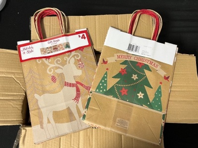 Case of 12 Holiday Gift Bags, 5pk