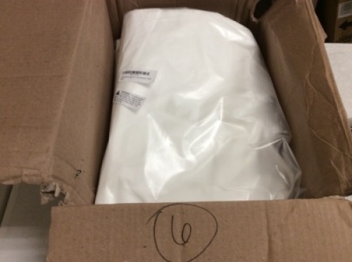 Lot of (6)&nbsp;100 Count&nbsp;Merchandise Bags 15x18 White, Die Cut Handles, Gusset, 1.25 Mil. Strong, Durable, and Tear Resistant &nbsp;- New