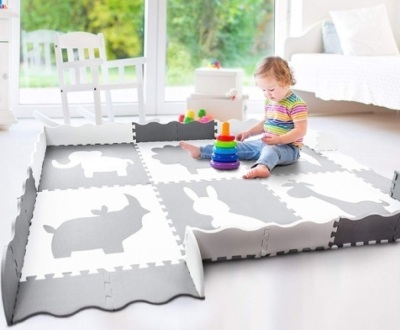 Wee Giggles Large Baby Play Mat with Fence, 5′ x 7′, Grey/White - Appears New  