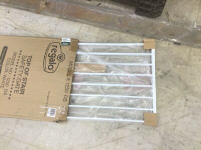 Regalo Top of Stair Safety Gate