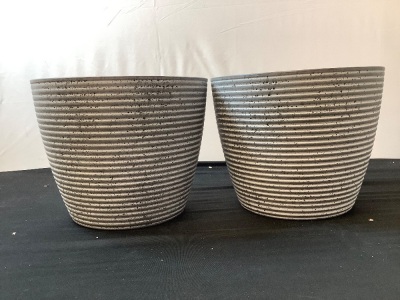 Set of (2) 3.4 Gal/13L Planter Pots