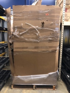 Pallet of Presorted Mixed Condition E-Commerce Returns