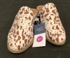 Universal Thread Women's Maura Mule Flats, Size 5.5