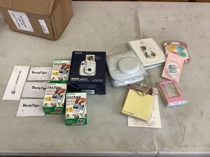 Fujifilm Instax Mini 11 Instant Camera & Accessories 