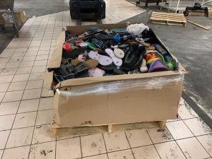 Pallet of Summer Time Items including LOTS of Sandals, Beach Toys & More