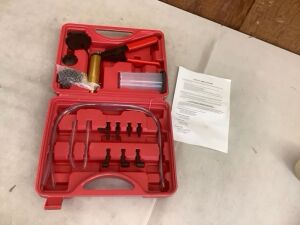 Car Repair Tool Kit - Storage Box has Broken Clip 