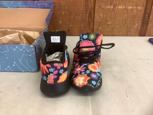 Sneakers with Flower Print, 11W