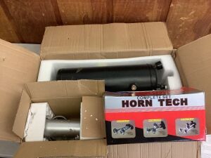 VEVOR 150DB 2.6 Gal Train Air Horn Kit For Truck 12V 200PSI 