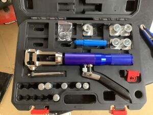 VEVOR 45° Double Flaring Brake Repair Tool Kit for 1/4" -3/8", with Tube Cutter and Deburrer