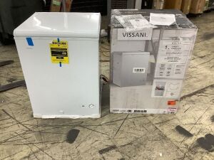 Vissani 4.9 cu. ft. Manual Defrost Chest Freezer with LED Light - Small Dents 