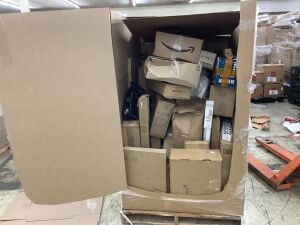 Pallet of Open Box Returns, Mostly Small Housewares - Not Inspected