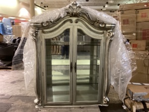 67 H " X 4FT W lighted hutch 