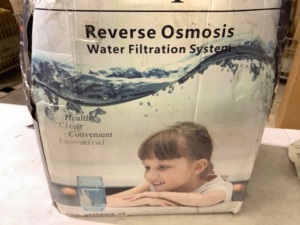 Reverse osmosis water filtration system