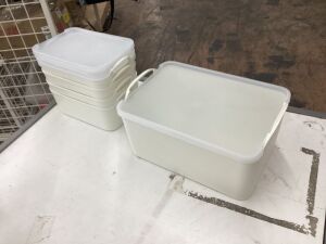 ANMINY Lidded Plastic Storage Bins Set, 1 Large 4 Small