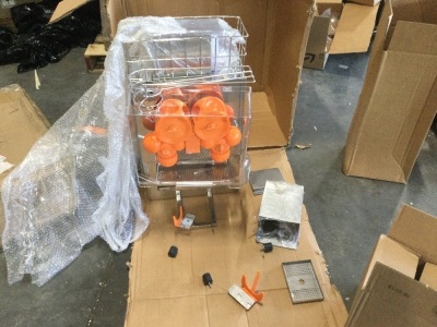 Electric Commercial Orange Juice Maker Machine. Untested E-Commerce Return