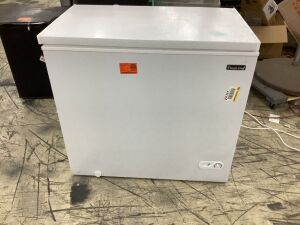 Magic Chef 7.0 cu. ft. Chest Freezer - Dented, Lid isn't Straight but Still Seals