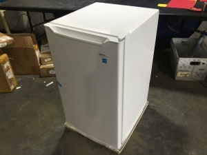 Danby 4.4 cu. ft. Mini Fridge in White with Freezer - Appears New with Minor Cosmetic Damage, Tested/Works 