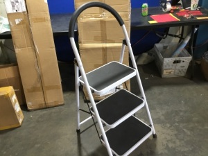 KingSo 3 Step Ladder - Appears New