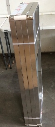 VEVOR Stainless Steel 4 Tier Commercial&nbsp;Shelving Unit - Appears New with Damage, Unknown if Complete