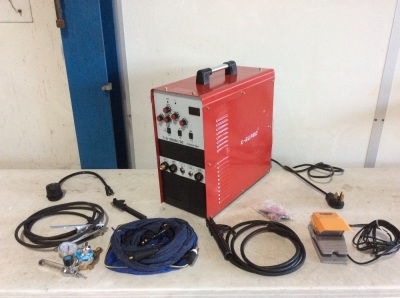 VEVOR TIG200 200Amp AC DC Portable Aluminum Tig Stick Welder  DC Dual Voltage 110V 220V Inverter 85% Efficiency - E-Comm Return, Unknown Condition, Untested 