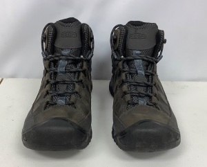 Keen Boots, 9.5, E-Commerce Return, SOLD AS IS