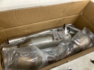 Set of 2 Catalytic Converters For Unknown Vehicle 