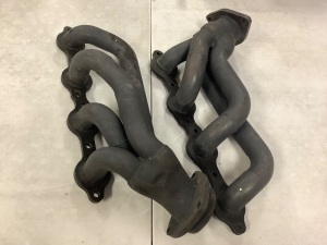 exhaust manifold for unknown vehicle