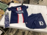 Kids Paris Saint Germain Soccer Outfit, Medium&nbsp;