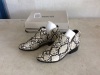 Kenneth Cole Reaction Women's Block Heel Bootie Ankle Boot, 7 Med - Appear New