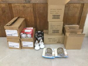 Large Lot of Light Bulbs 