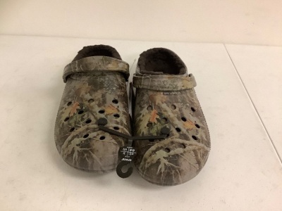 TrueTimber Crocs, Size 13, Appears New