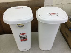 Lot of (2) Rubbermaid Oval Touch Top 13 Gal Trash Can 