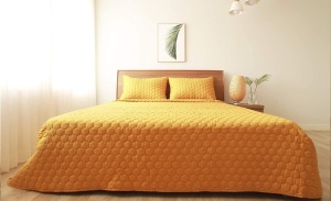 Comfyday Hexagon Stitch Quilt Bedding Set, King Size Lightweight Quilt & 2 Shams, Yellow - Appears New 