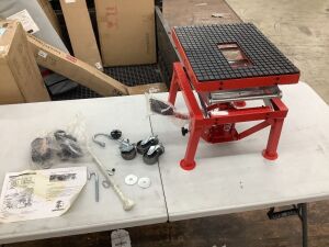 Motorcycle Scissor Jack 300LBS Hydraulic Lift Table - Missing One Caster 