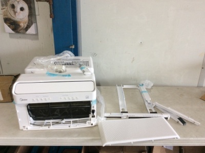 Midea U Inverter Window Air Conditioner 8,000BTU - New with Blemish, Tested/Works 