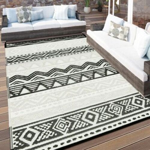 Uphome Reversible Outdoor Plastic Straw Rug, 8' x 10'&nbsp;