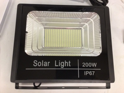 Solar Light 200W, E-Commerce Return, Untested, Sold as is
