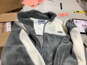Aelfric Eden Medium gray and white fleece zip front jacket