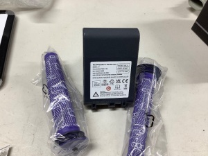 Lot of 24 rechargeable li-ion batteries v7 for vacuum-with 2 filters
