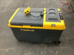 28 Quart Dual Zone Portable Refrigerator Compatible with Dewalt 18-20V Battery - Missing 12V Vehicle Plug 