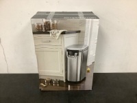 XL Trash Can