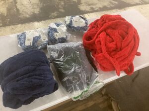 Lot of (6) Robes, Various Sizes 