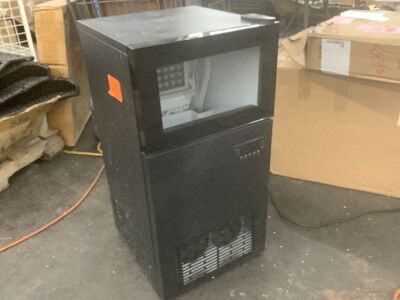 Commercial 130 lb./24 H Freestanding Ice Maker Machine with 35 lb. Storage 