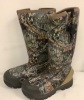 Mens Rubber Boots, 10M, E-Commerce Return, Sold as is