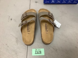 Birkenstocks 44 L13-M11