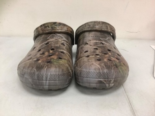 Crocs Classic Lined Clogs Men's 10 Women's 12, E-Comm Return, Sold As-is