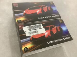 Lot of (2) 1/24 Kids RC Lamborghini Veneno Racing Car Toy w/ Lights, Shock Suspension - White & Green 